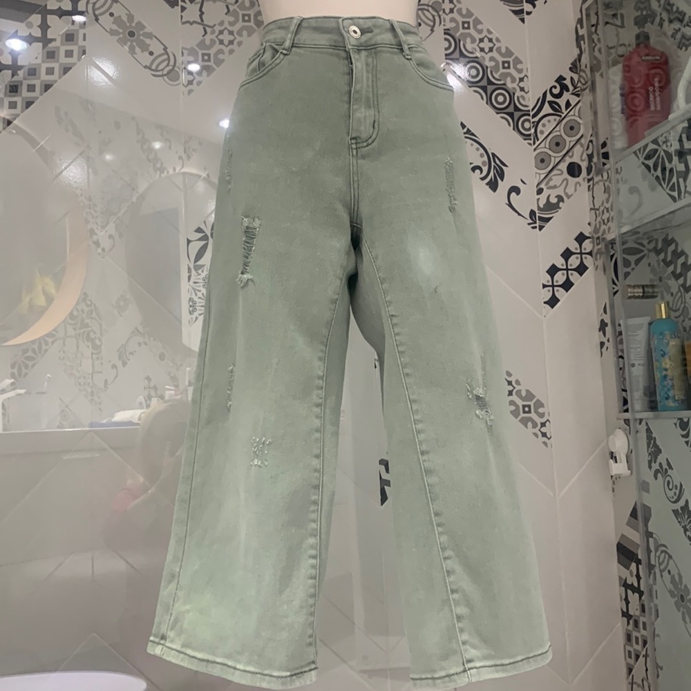 Beautiful Distressed Wide Legs Denim Cropped Fashion Jeans - Picture 4 of 14